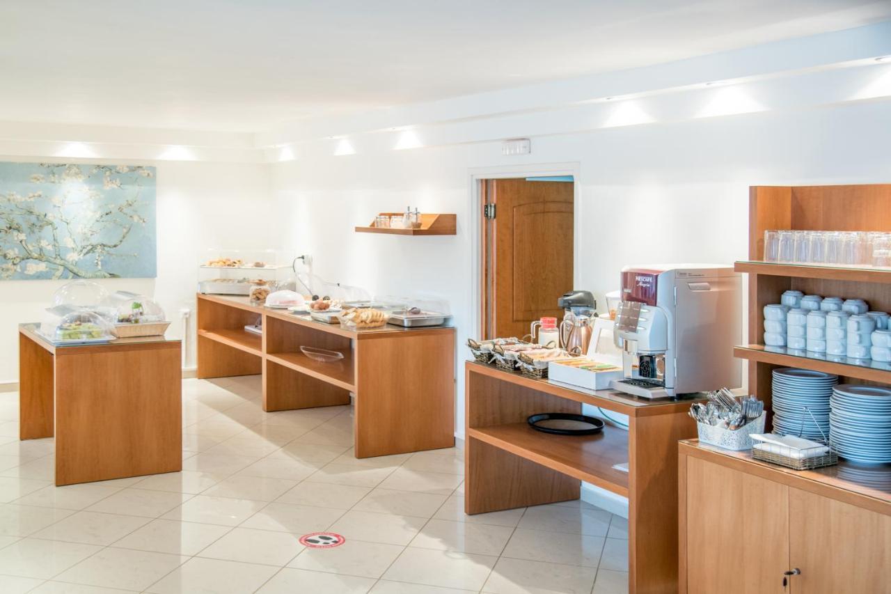 Hiona Holiday Hotel Palekastro Exterior photo